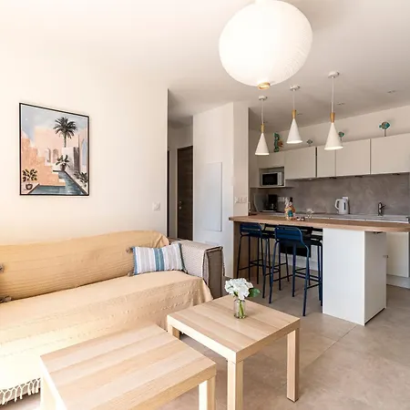 Amicu - Appt Climatise Vue Apartment